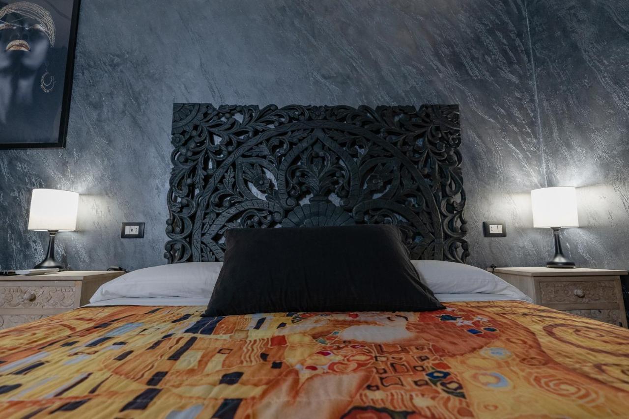 Le Boutique Luxury Rooms Diffused In Historic Center Fiumicino Exterior foto