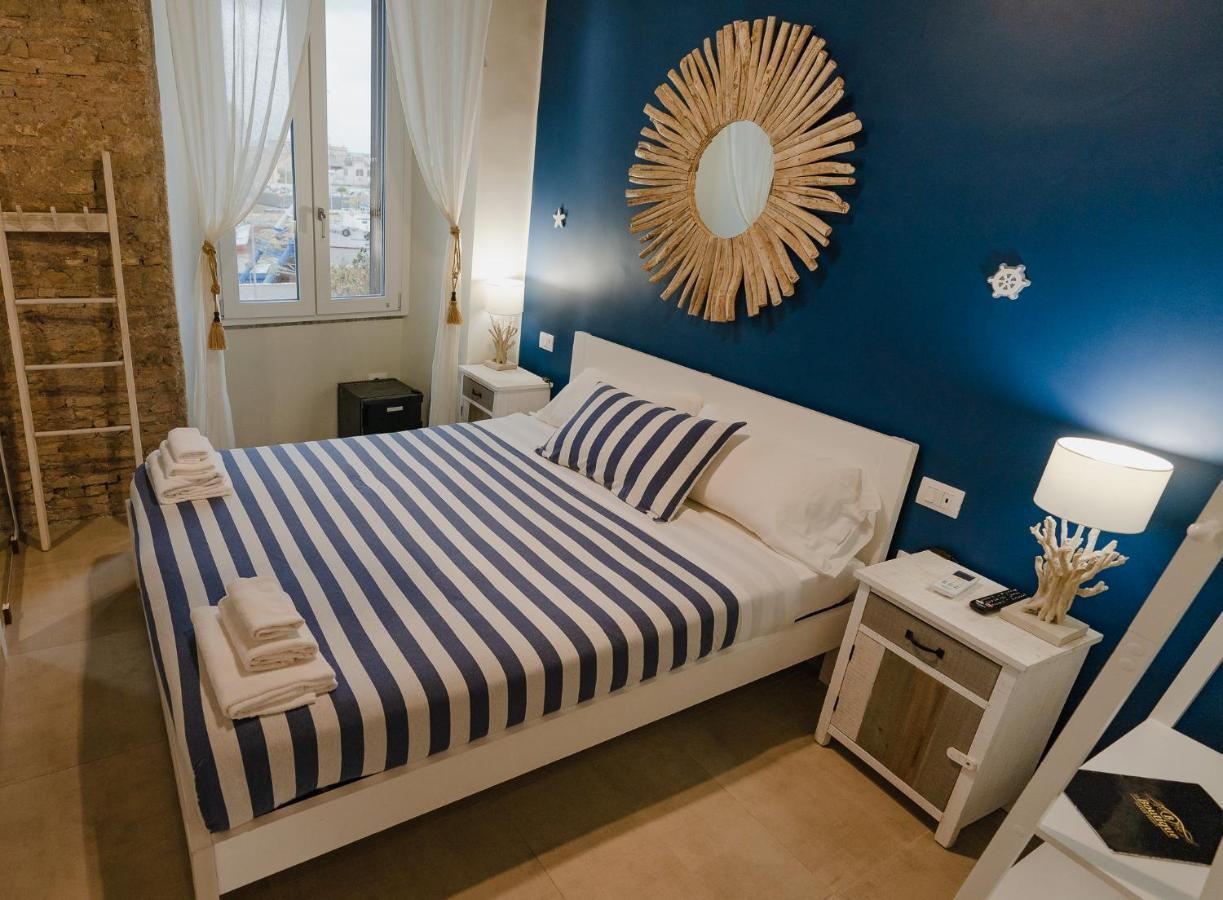 Le Boutique Luxury Rooms Diffused In Historic Center Fiumicino Exterior foto