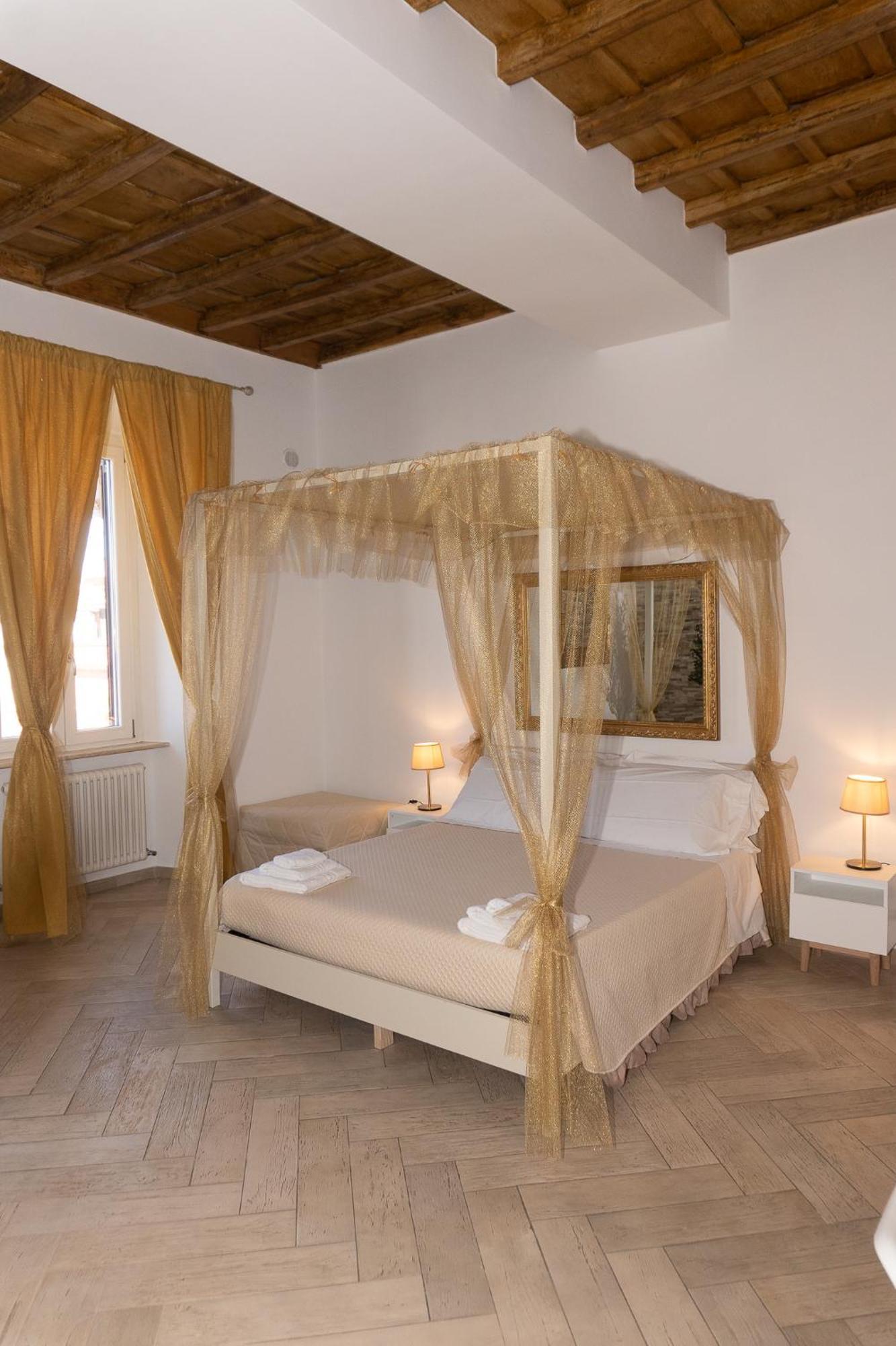 Le Boutique Luxury Rooms Diffused In Historic Center Fiumicino Exterior foto