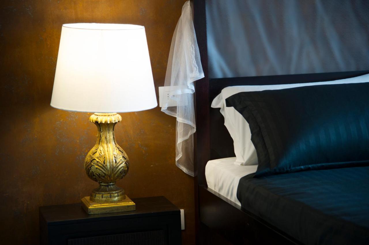 Le Boutique Luxury Rooms Diffused In Historic Center Fiumicino Exterior foto