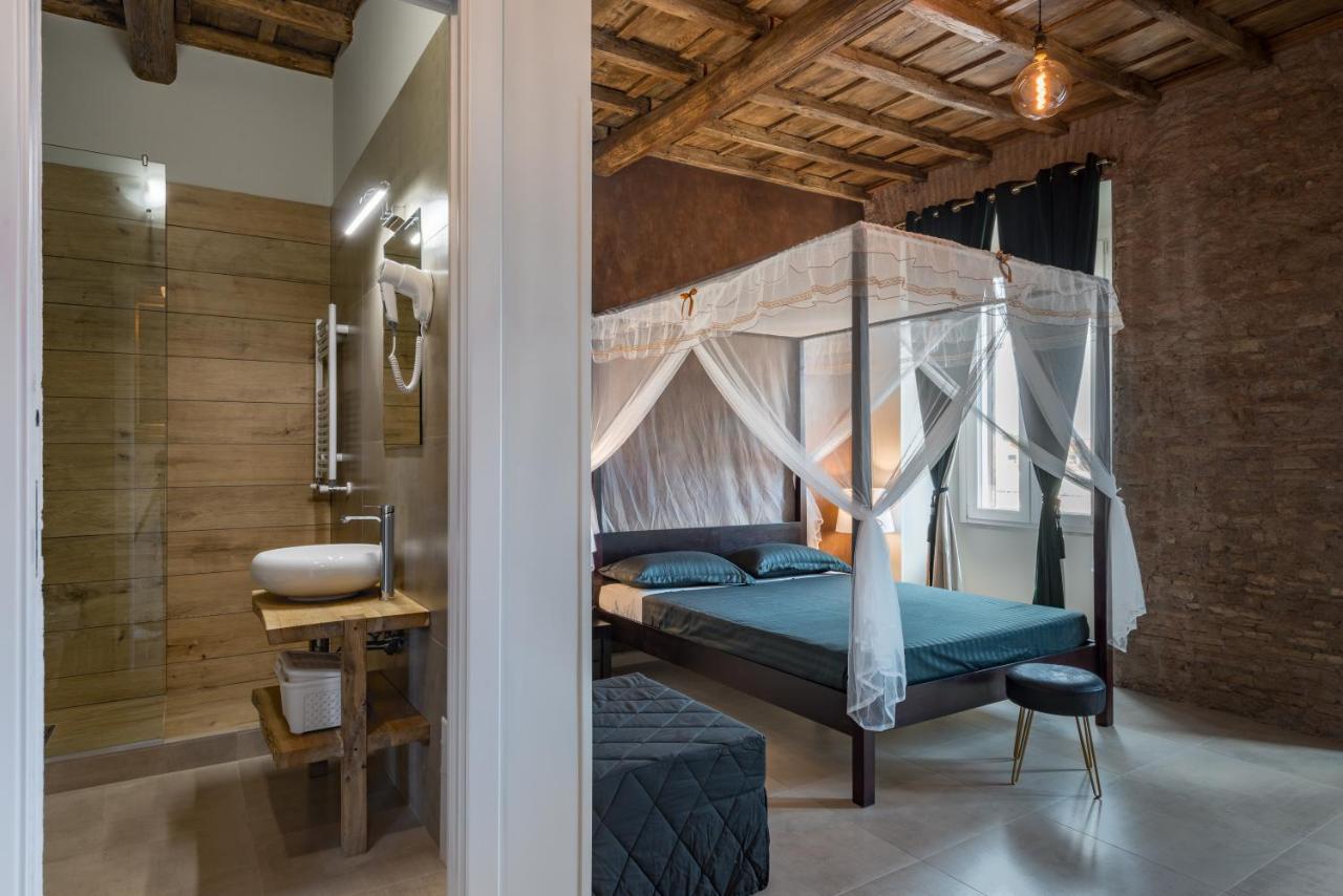 Le Boutique Luxury Rooms Diffused In Historic Center Fiumicino Exterior foto